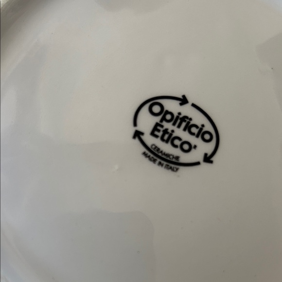 Butterfly Design Square Plate - Picture 5 of 5